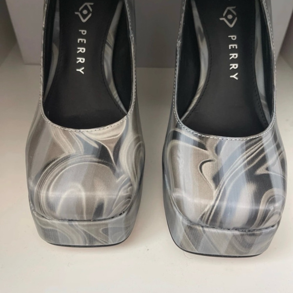 Katy Perry Collections Gray & Silver Marble Platform Pumps - Picture 8 of 10